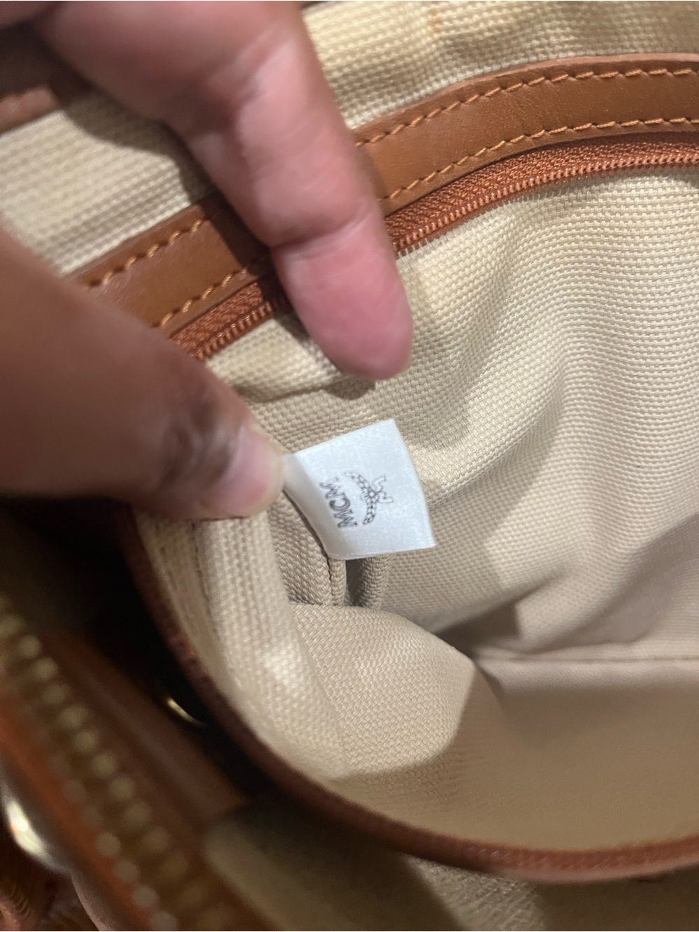 MCM COGNAC VISETOS BOSTON BAG a WITH DOG CHARM - Picture 15 of 15